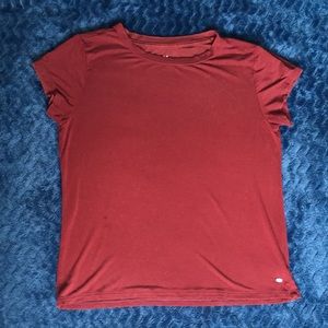 AEO maroon/red t-shirt
